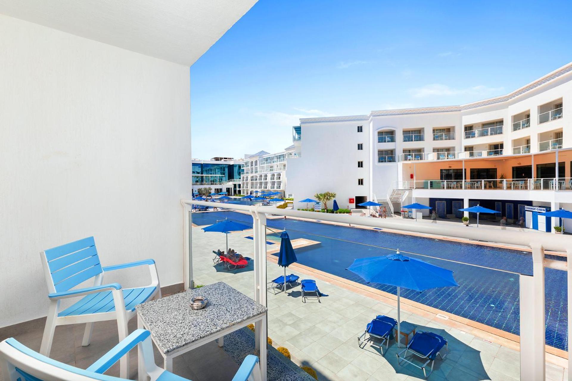Pickalbatros Blu Spa Resort - Adults Friendly 16 Years Plus- Ultra All-Inclusive Χουργκάντα Εξωτερικό φωτογραφία Balcony view of the pool at the Hilton Garden Inn