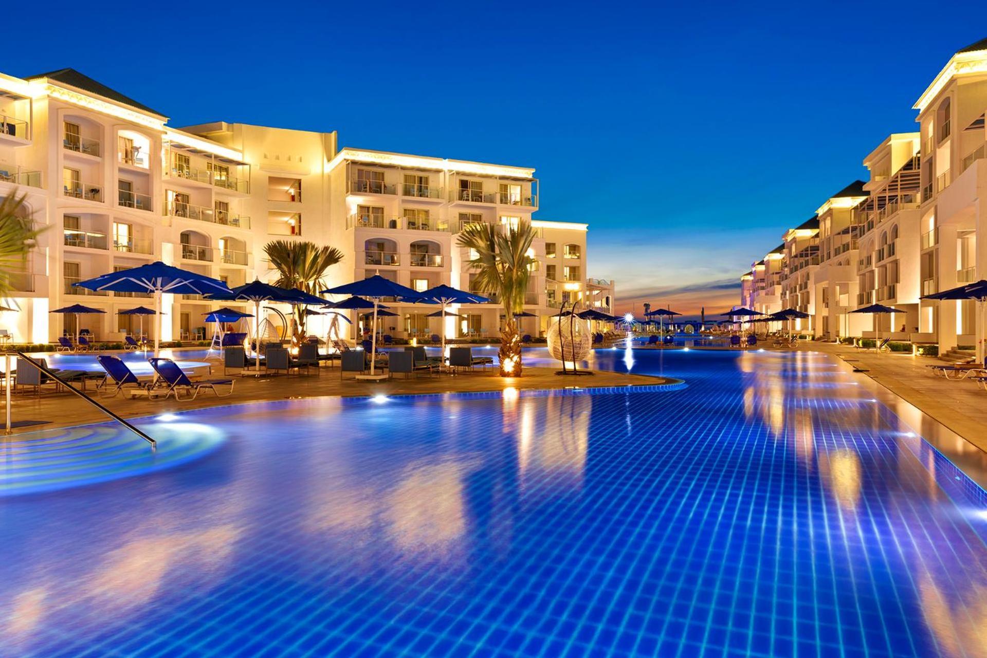 Pickalbatros Blu Spa Resort - Adults Friendly 16 Years Plus- Ultra All-Inclusive Χουργκάντα Εξωτερικό φωτογραφία The pool at the Sheraton Nha Trang Hotel & Spa Resort